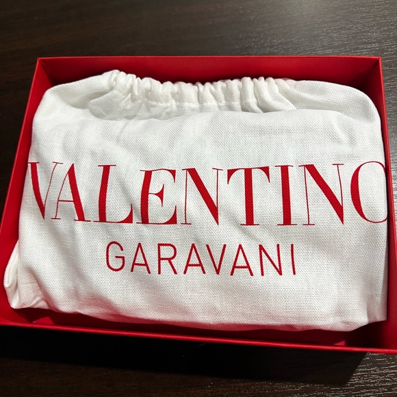 Valentino Garavani - NEW IN BOX Stud-detail leather shoulder bag - Picture 4 of 10